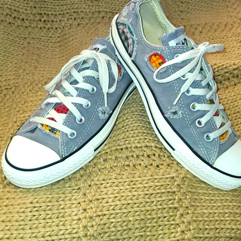 Converse Tennies